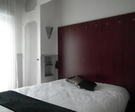 Hotel Contact Le Moulin Neuf 3*